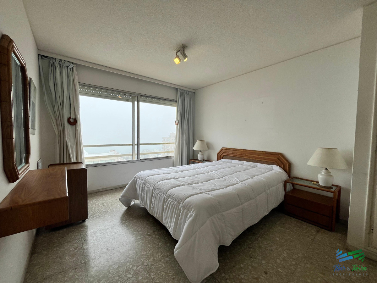 Apartamento ID.4900 - En venta apartamento 3 dormitorios en Peninsula, Punta del Este