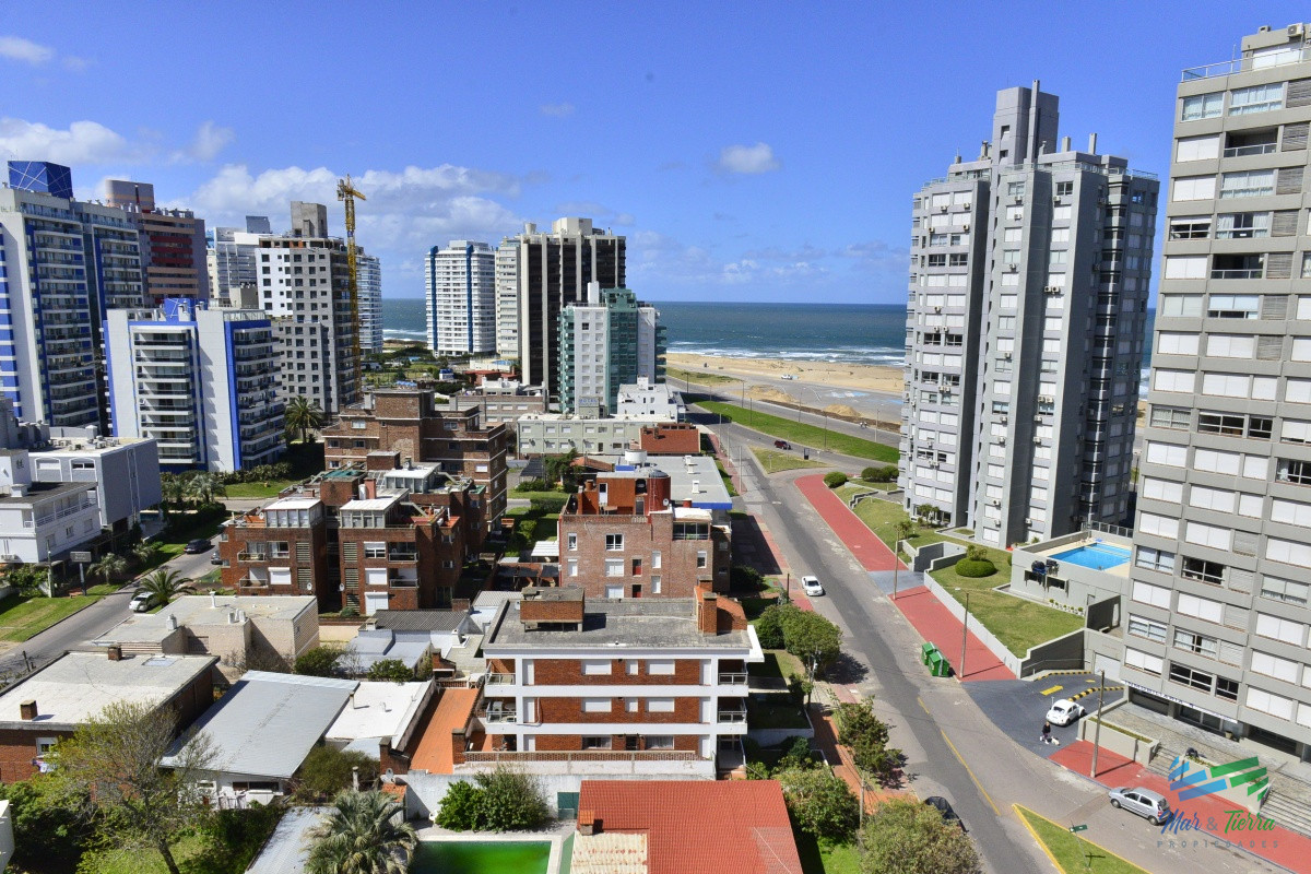 Apartamento ID.5748 - EN VENTA APARTAMENTO 2 DORMITORIOS CON EXCELENTES SERVICIOS Y VISTA AL MAR, PLAYA BRAVA, PUNTA DEL ESTE