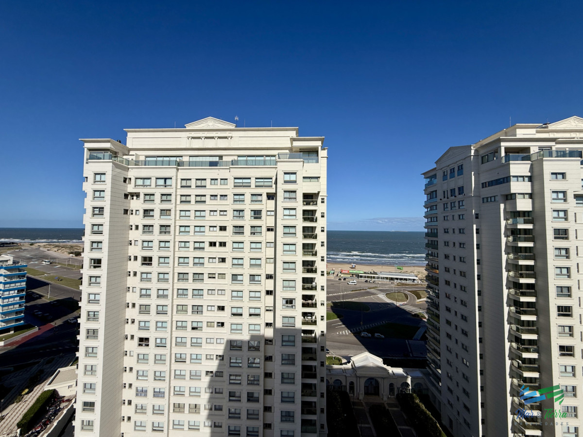 Apartamento ID.5716 - En venta apartamento 2 dormitorios en Imperiale, Playa Brava, Punta del Este