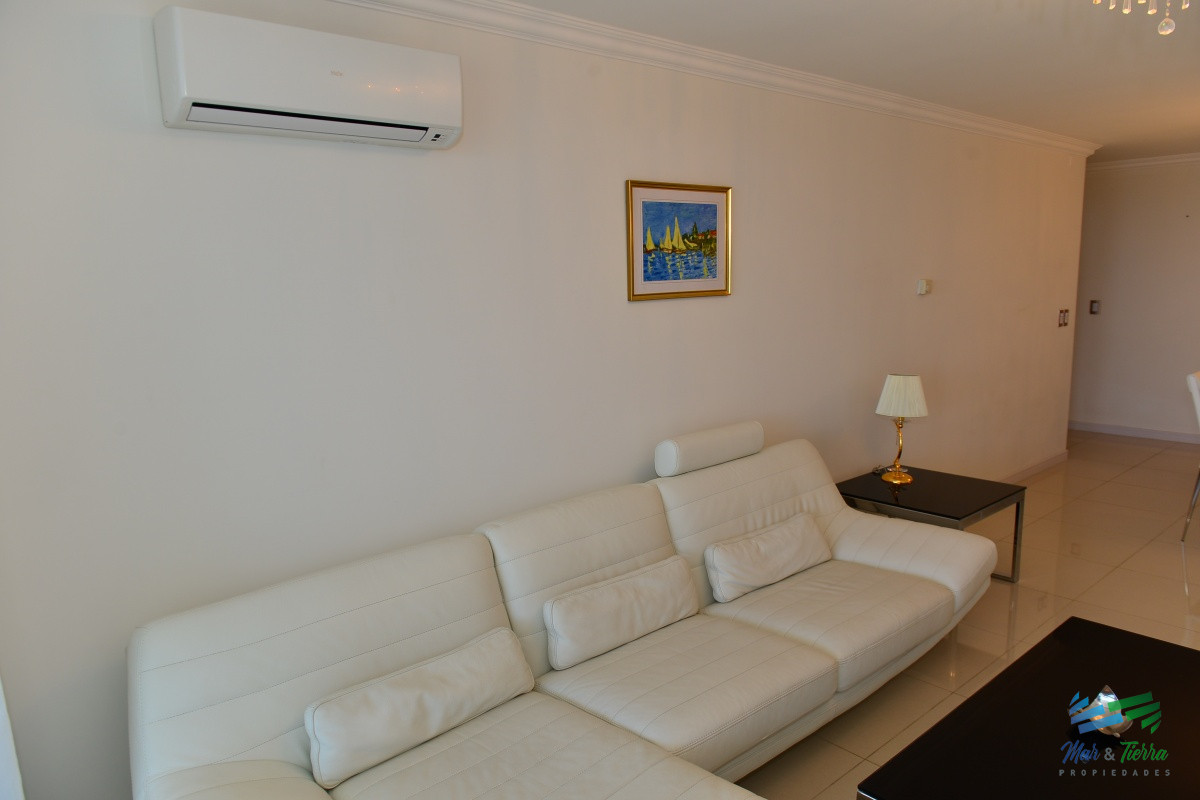 Apartamento ID.3234 - En venta, espectacular planta en primera línea sobre el mar!!!