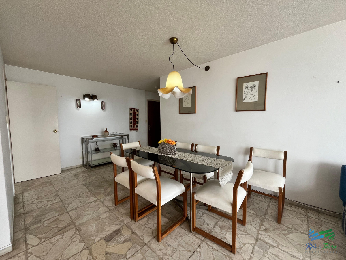 Apartamento ID.4900 - En venta apartamento 3 dormitorios en Peninsula, Punta del Este