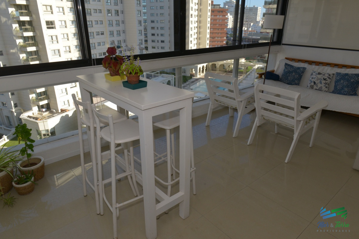 Apartamento ID.3187 -   Departamento en Punta del Este, Torre con servicios