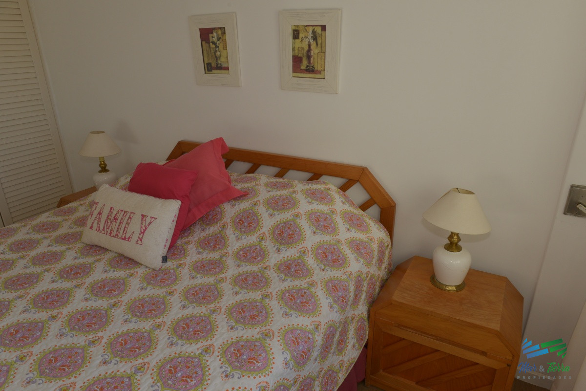 Apartamento ID.3187 -   Departamento en Punta del Este, Torre con servicios