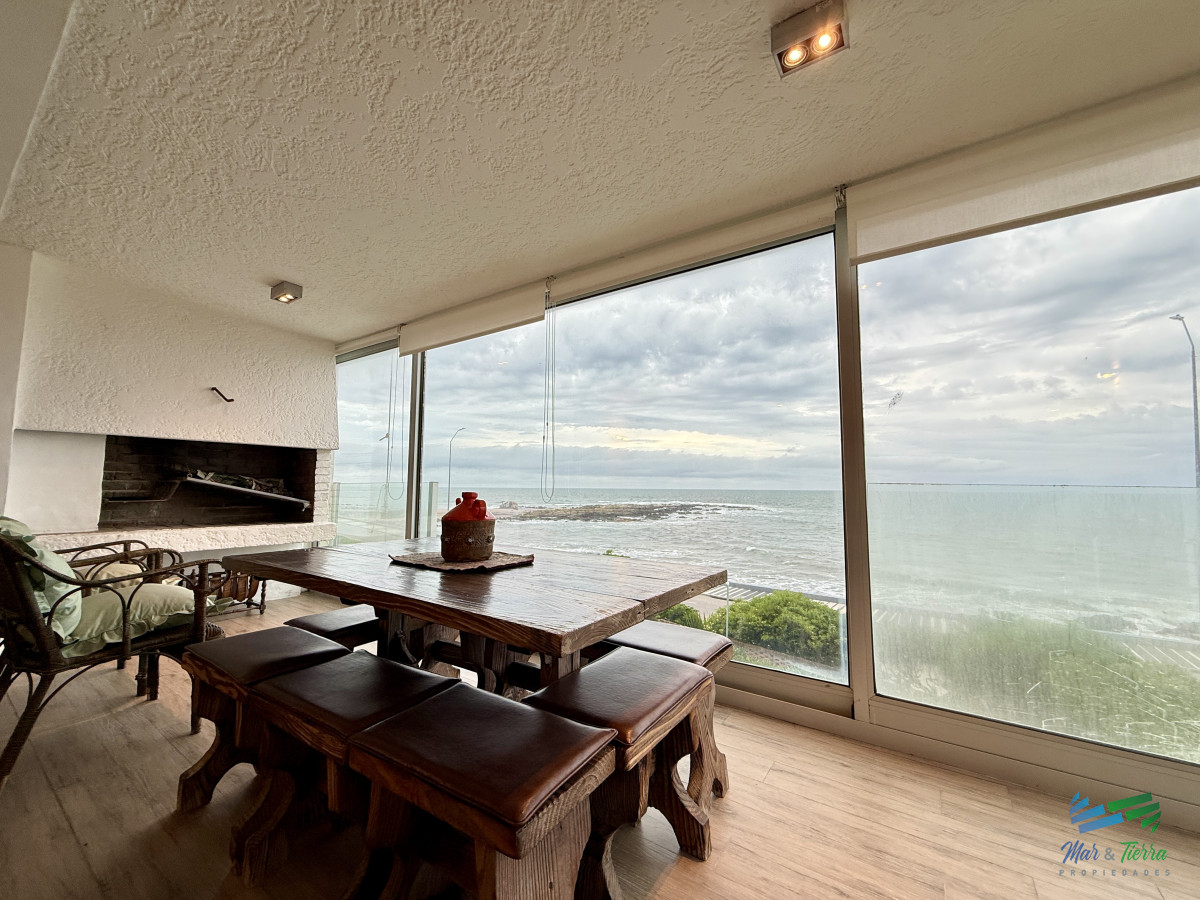 Apartamento ID.5526 - Venta apartamento 3 dormitorios frente a la brava en Peninsula, Punta del Este