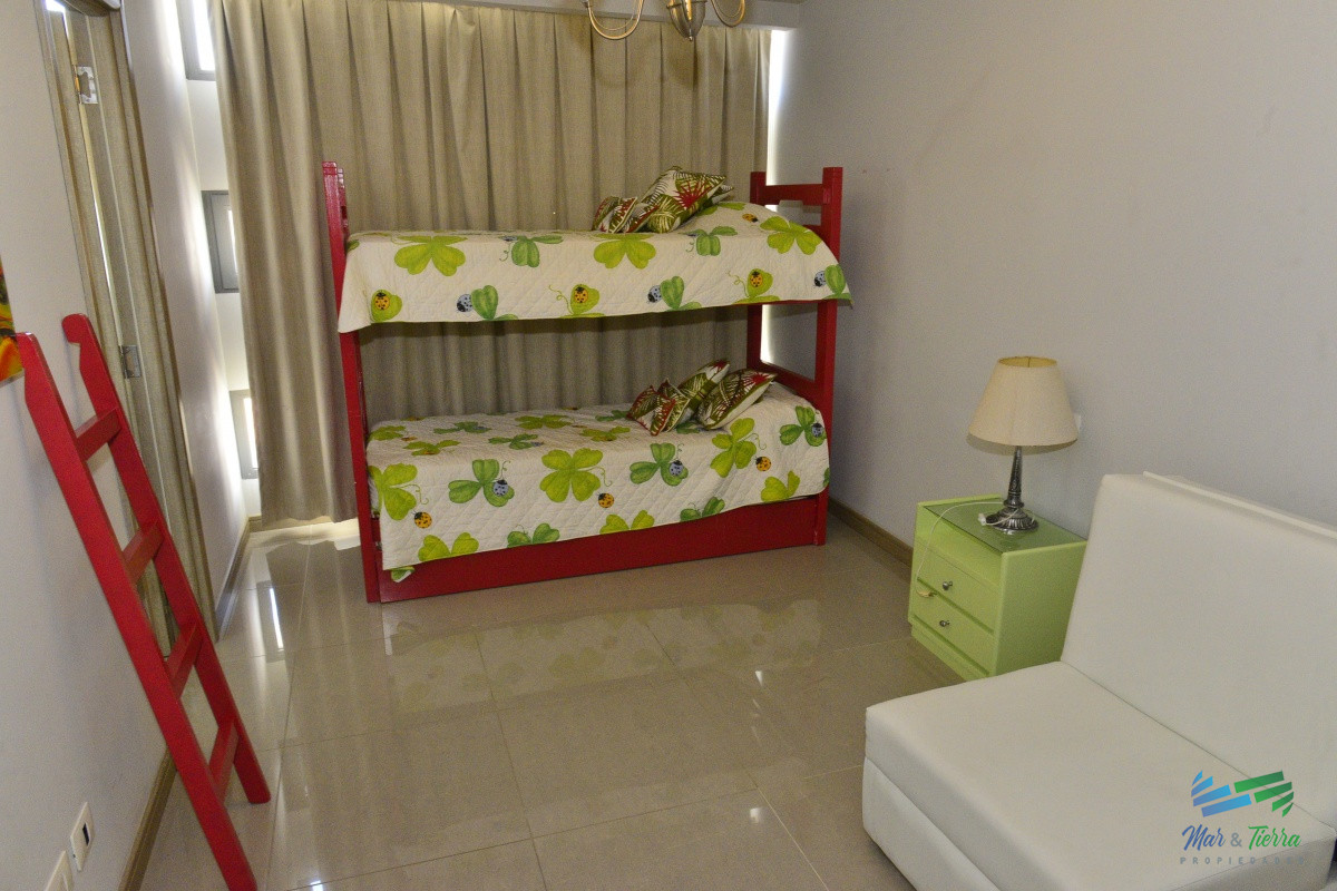 Apartamento ID.5748 - EN VENTA APARTAMENTO 2 DORMITORIOS CON EXCELENTES SERVICIOS Y VISTA AL MAR, PLAYA BRAVA, PUNTA DEL ESTE