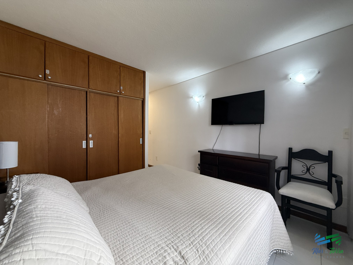 Apartamento ID.5396 - En venta apartamento 2 dormitorios con cochera, edificio con servicios en brava, Punta del Este