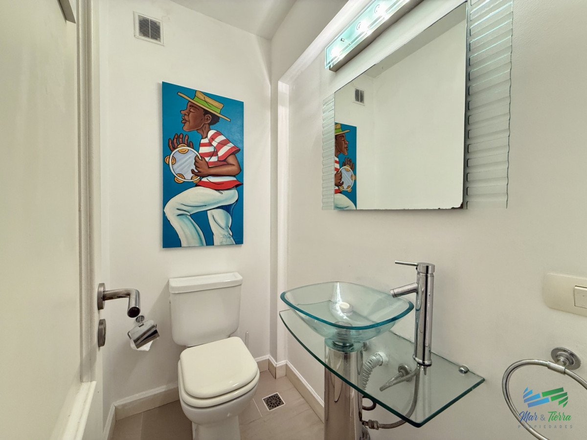 Apartamento ID.5785 - En venta apartamento 3 dormitorios en Manantiales, frente al Mar, Punta del Este.