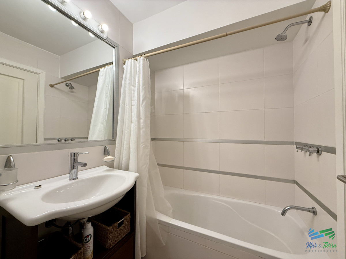 Apartamento ID.5785 - En venta apartamento 3 dormitorios en Manantiales, frente al Mar, Punta del Este.