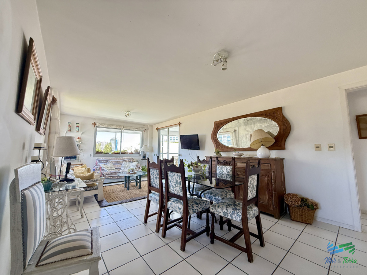 Apartamento ID.5430 - En venta apartamento 3 dormitorios en playa mansa, cerca Peninsula, Punta del Este.