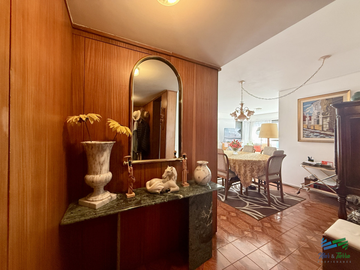 Apartamento ID.5717 - En Venta Amplio Apartamento en Torre Amalfi  Playa Mansa