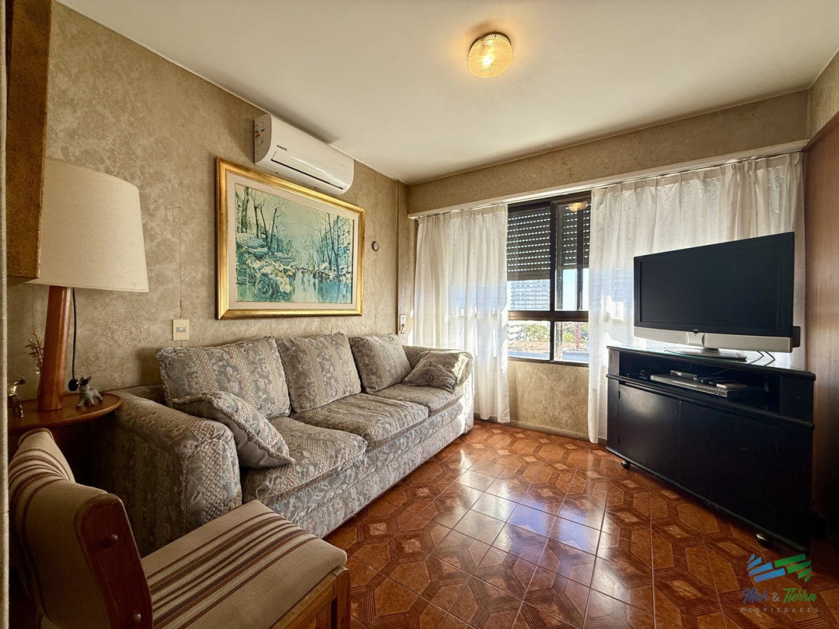 Apartamento ID.5717 - En Venta Amplio Apartamento en Torre Amalfi  Playa Mansa