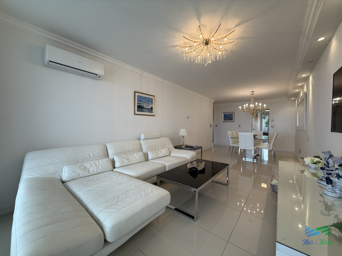Apartamento ID.3234 - En venta, espectacular planta en primera línea sobre el mar!!!