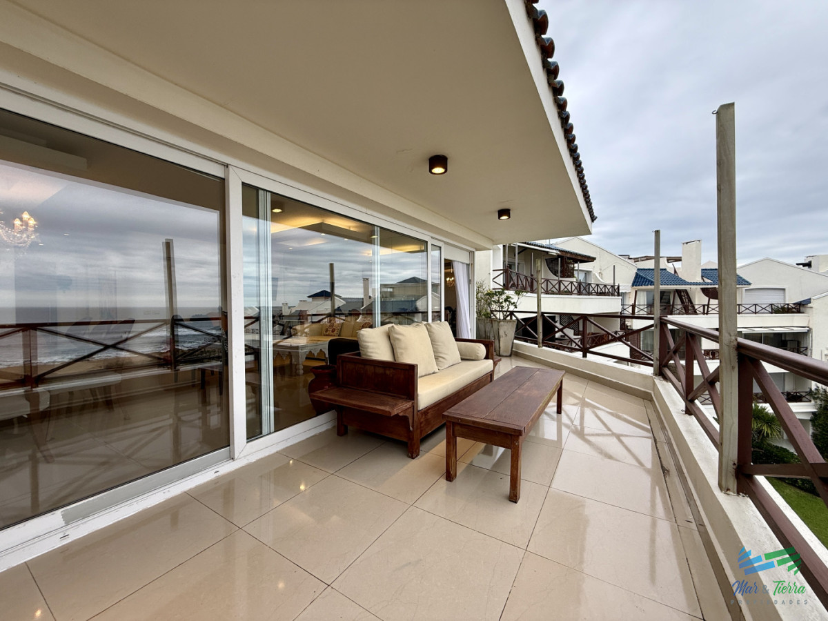 Apartamento ID.5785 - En venta apartamento 3 dormitorios en Manantiales, frente al Mar, Punta del Este.