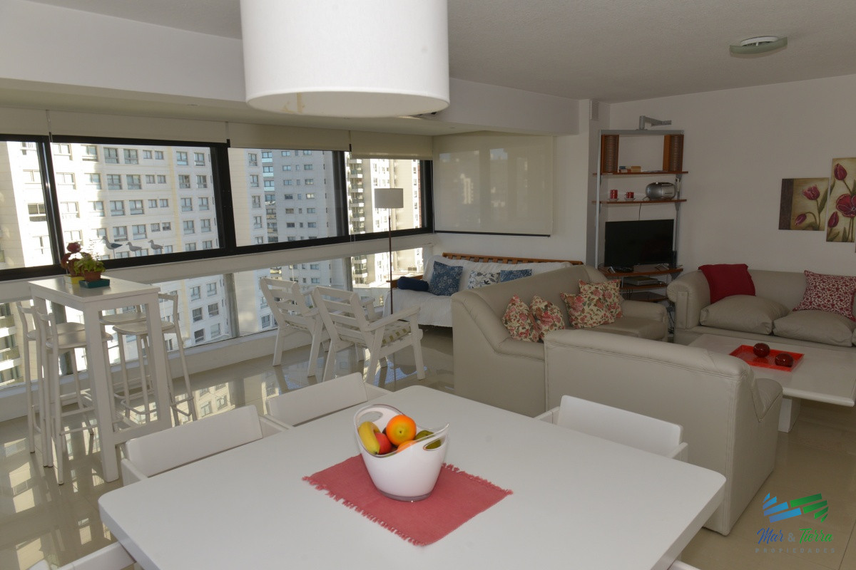 Apartamento ID.3187 -   Departamento en Punta del Este, Torre con servicios