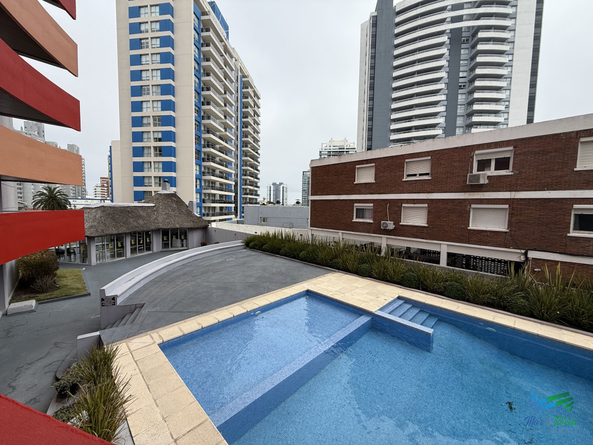 Apartamento ID.5396 - En venta apartamento 2 dormitorios con cochera, edificio con servicios en brava, Punta del Este