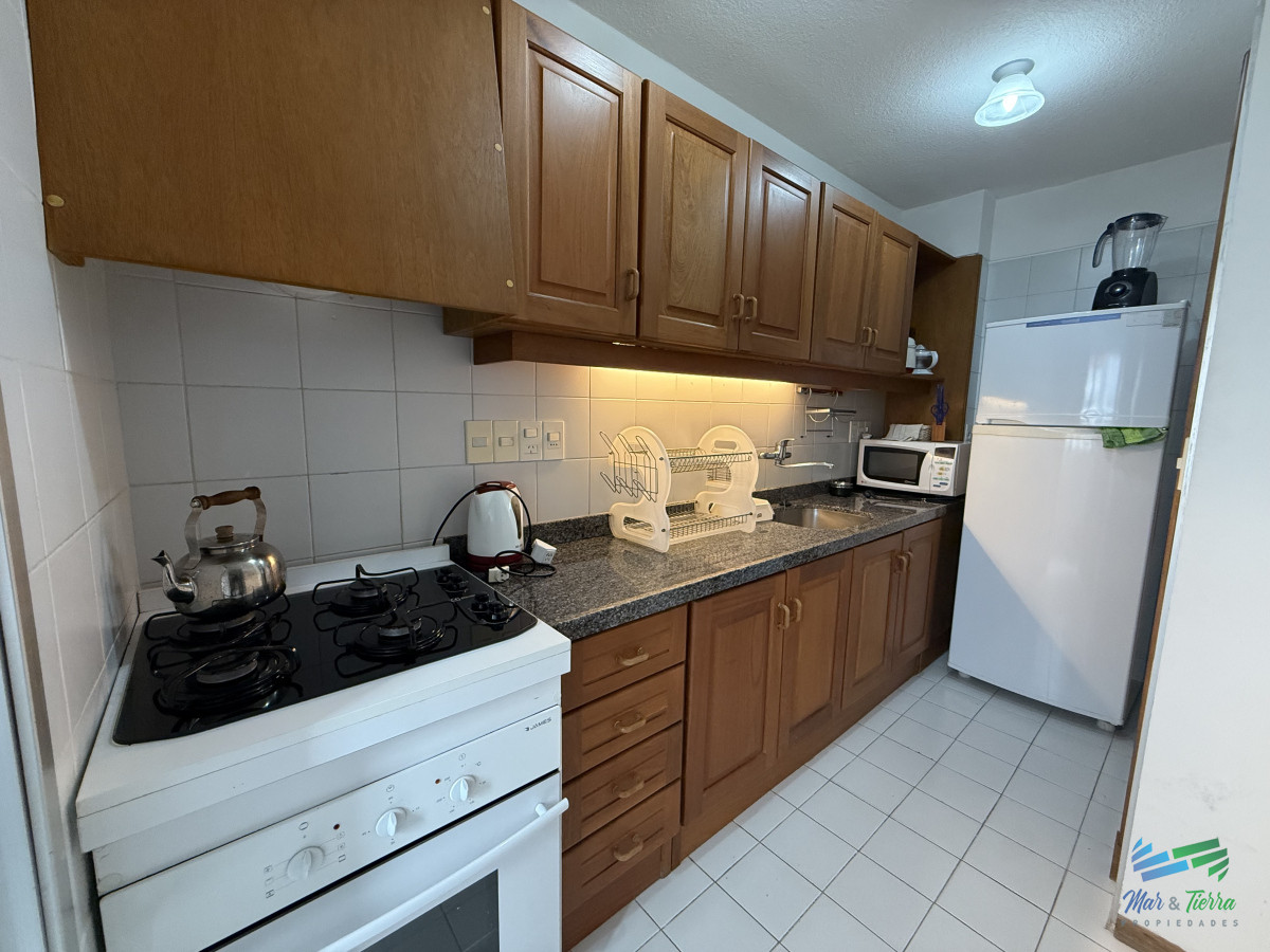 Apartamento ID.5396 - En venta apartamento 2 dormitorios con cochera, edificio con servicios en brava, Punta del Este