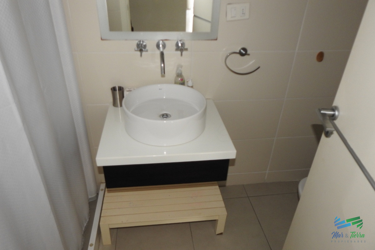 Apartamento ID.5784 - En venta apartamento 3 dormtirorios con parrillero propio, buenos servicios, playa Brava, Punta del Este