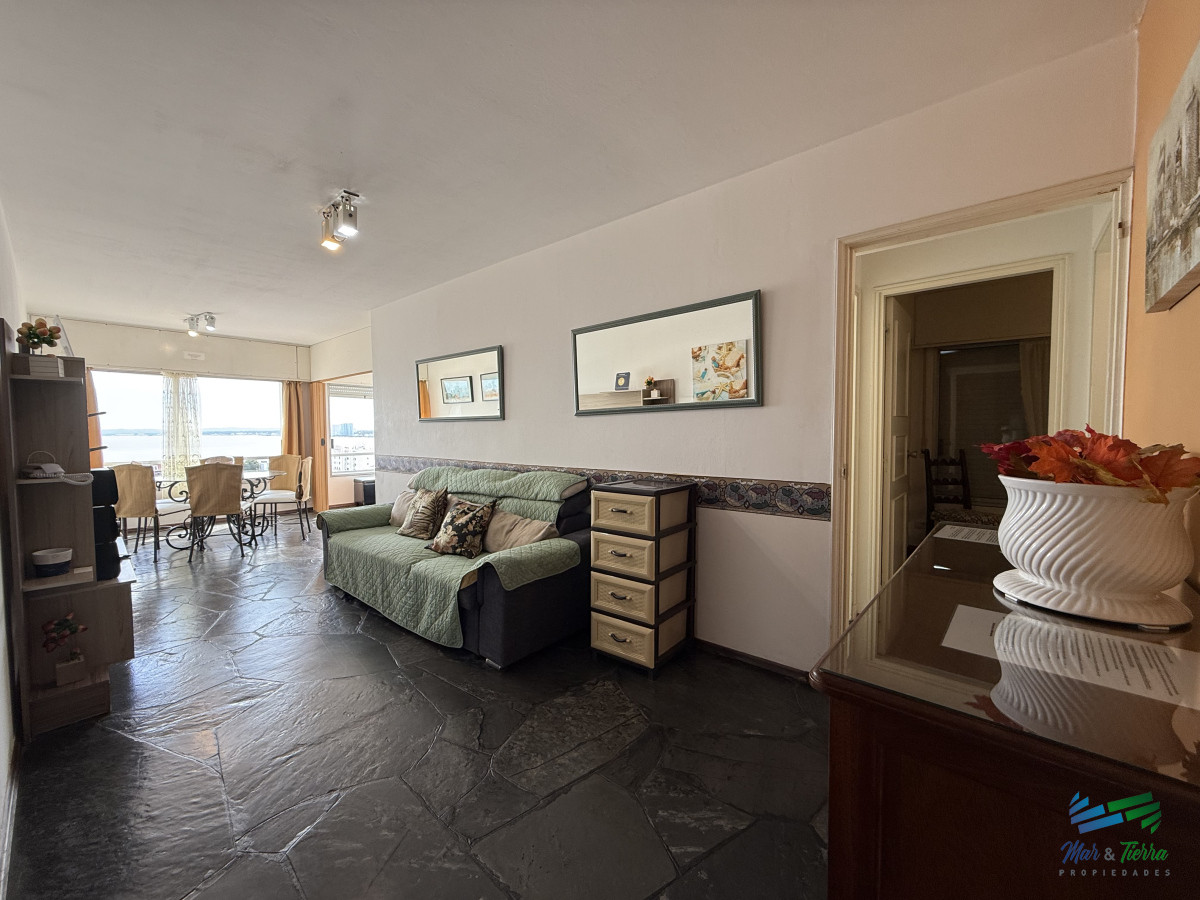 Apartamento ID.5131 - En venta apartamento 2 dormitorios con vista al mar en Peninsula, Punta del Este