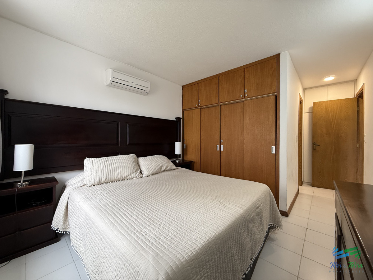 Apartamento ID.5396 - En venta apartamento 2 dormitorios con cochera, edificio con servicios en brava, Punta del Este