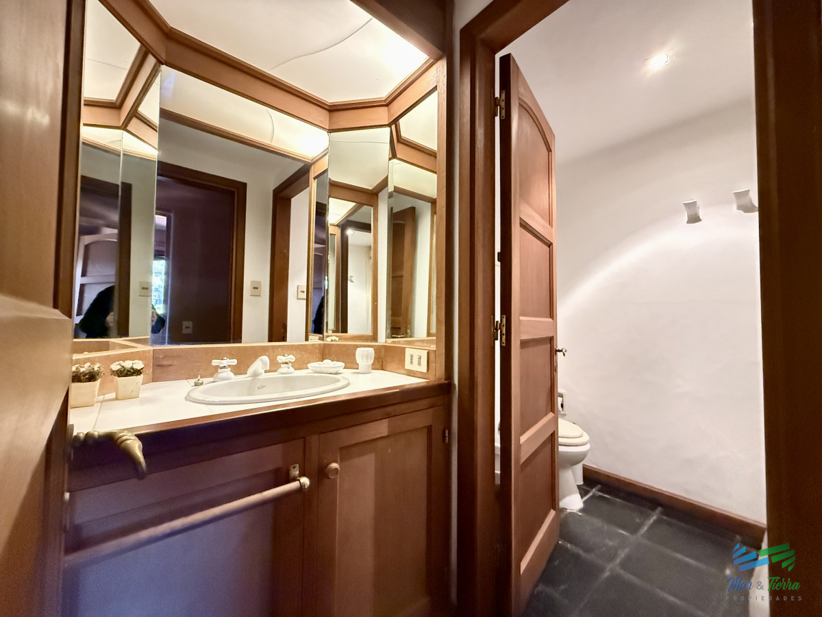 Apartamento ID.5527 - venta apartamento 4 dormitorios en Marina del Este, Punta Ballena, Punta del Este