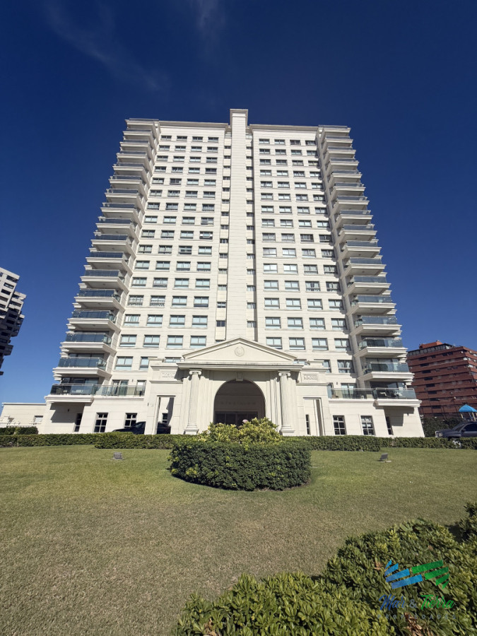 Apartamento ID.5716 - En venta apartamento 2 dormitorios en Imperiale, Playa Brava, Punta del Este