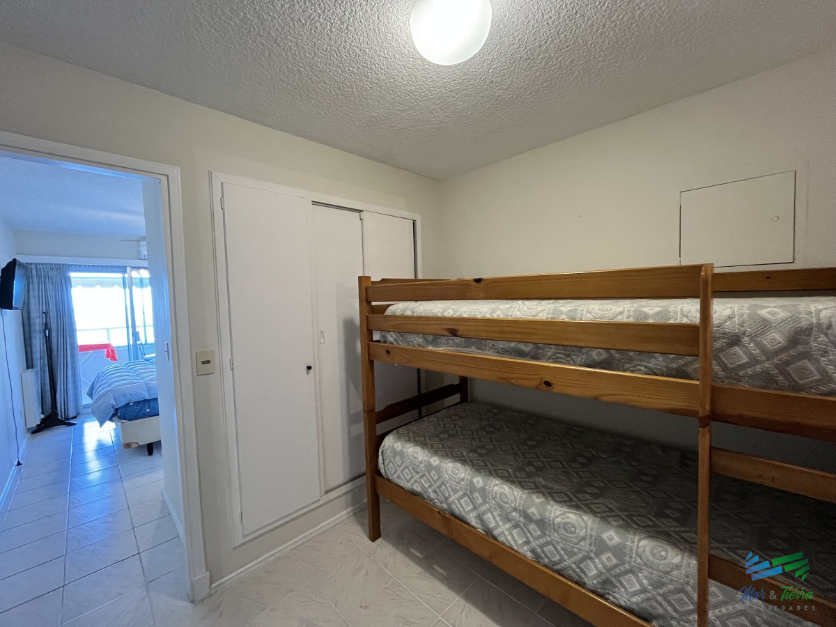 Apartamento ID.5775 - En venta apartamento 1 dormitorio y medio en Playa Mansa, complejo Lincon Center, Punta del este