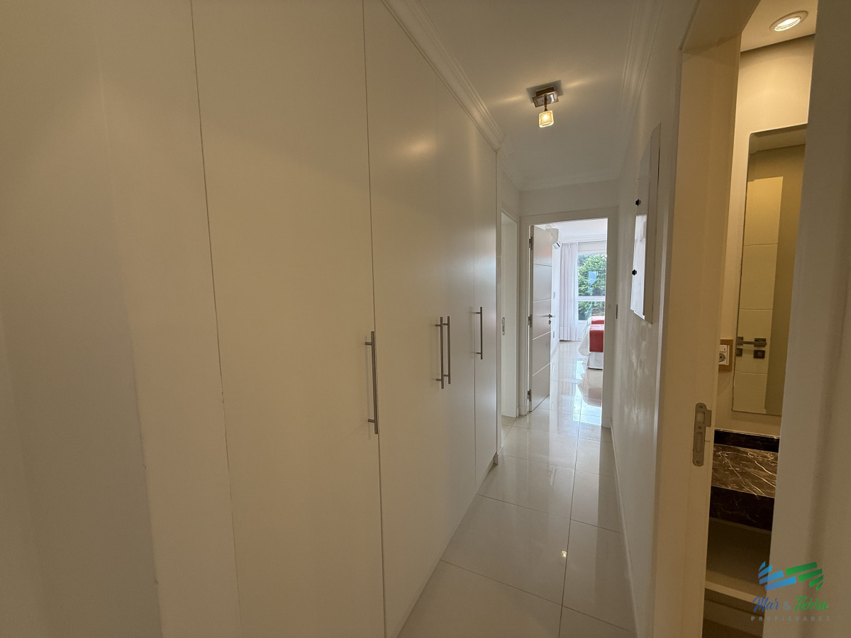 Apartamento ID.3234 - En venta, espectacular planta en primera línea sobre el mar!!!