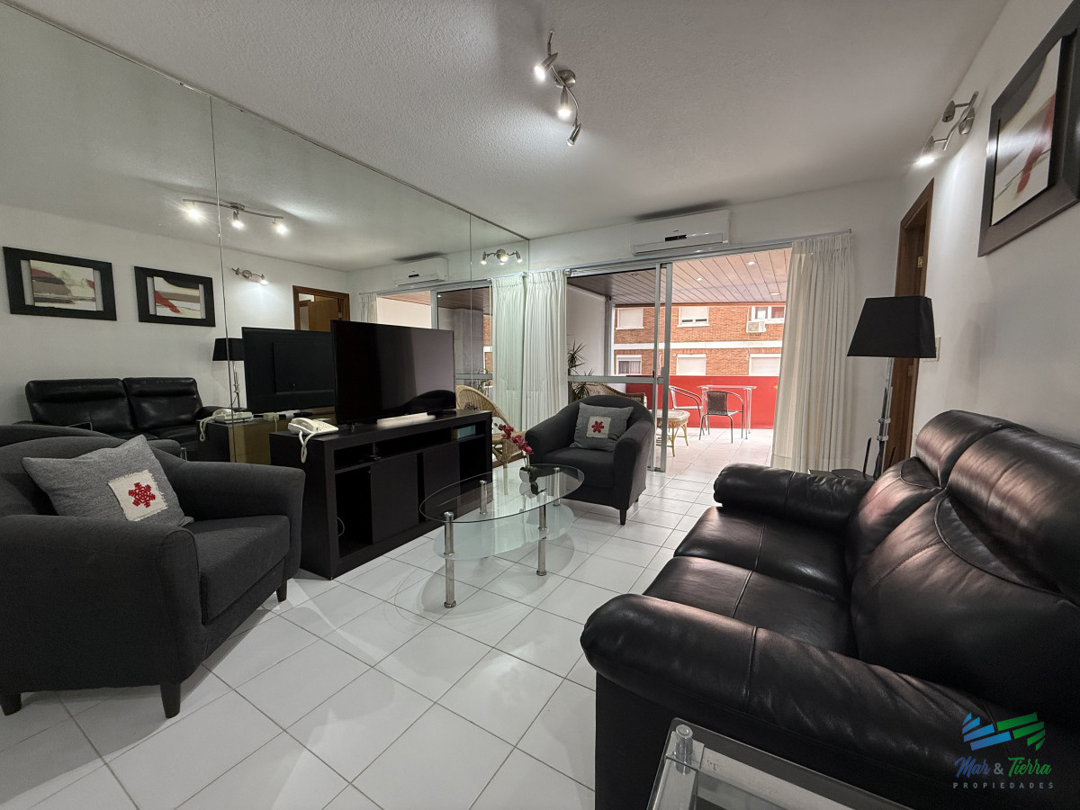 Apartamento ID.5396 - En venta apartamento 2 dormitorios con cochera, edificio con servicios en brava, Punta del Este