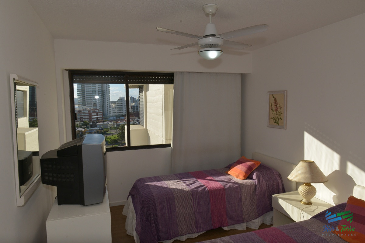 Apartamento ID.3187 -   Departamento en Punta del Este, Torre con servicios