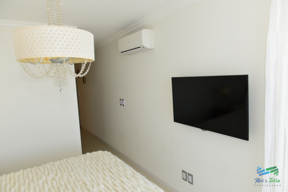 Apartamento ID.3234 - En venta, espectacular planta en primera línea sobre el mar!!!