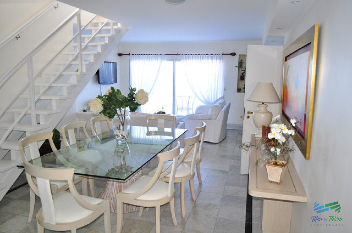 Apartamento ID.5142 - En venta apartamento 3 dormitorios y 3 baños en brava 