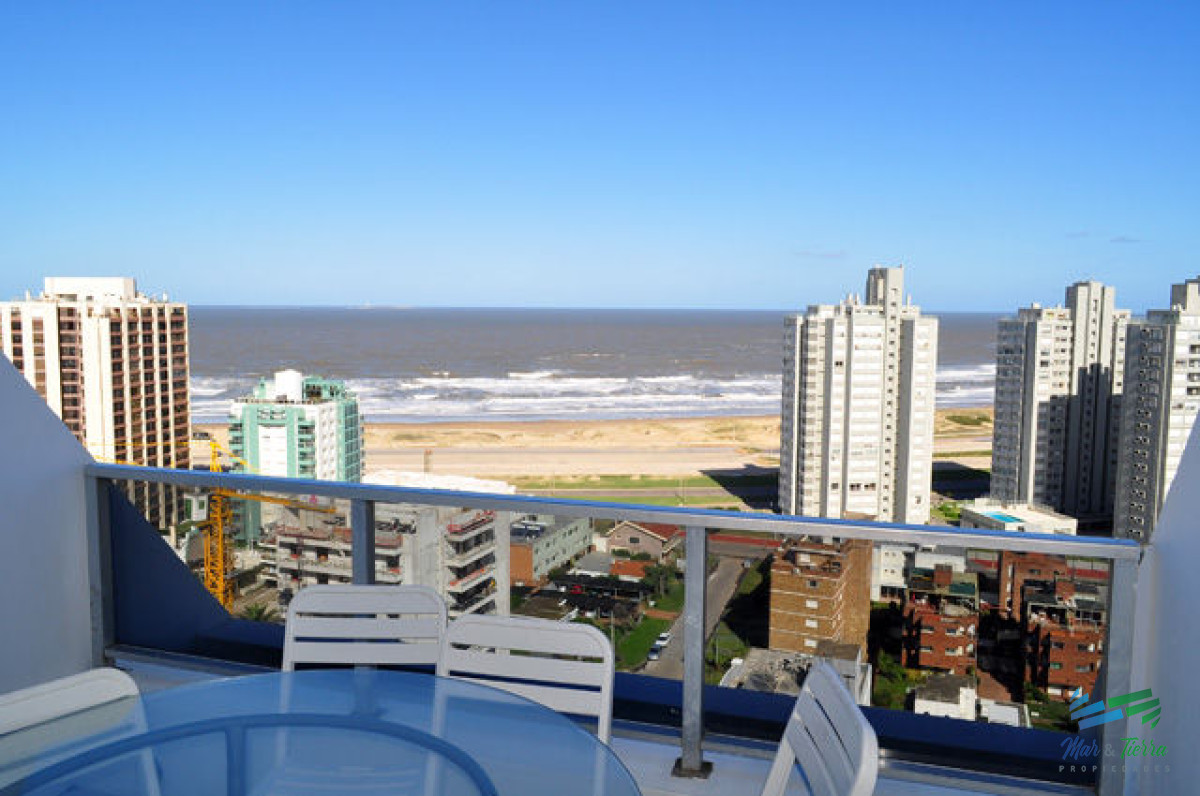 Apartamento ID.5142 - En venta apartamento 3 dormitorios y 3 baños en brava 