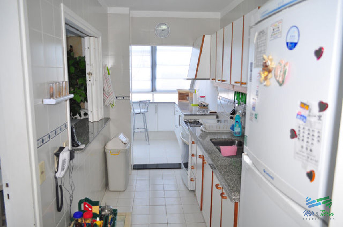 Apartamento ID.5142 - En venta apartamento 3 dormitorios y 3 baños en brava 