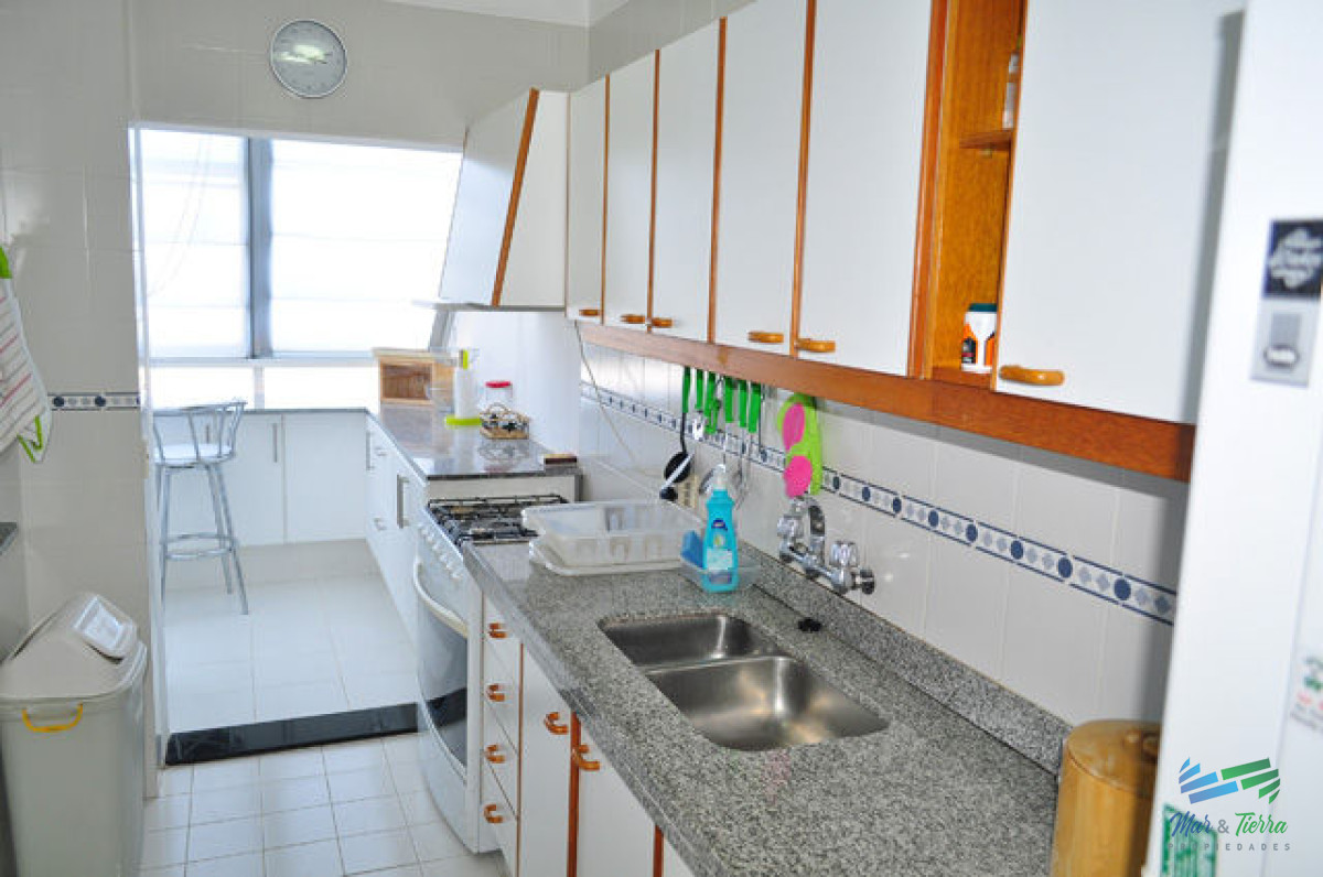 Apartamento ID.5142 - En venta apartamento 3 dormitorios y 3 baños en brava 