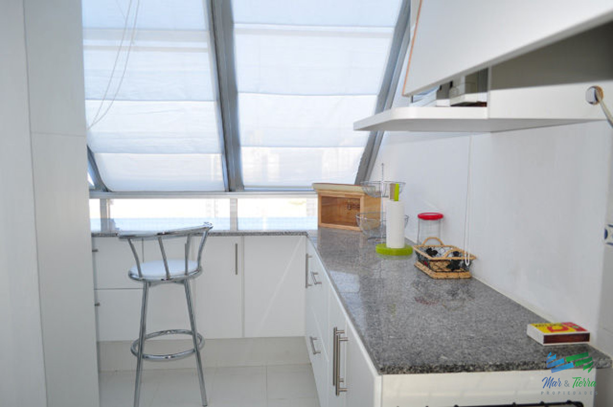 Apartamento ID.5142 - En venta apartamento 3 dormitorios y 3 baños en brava 