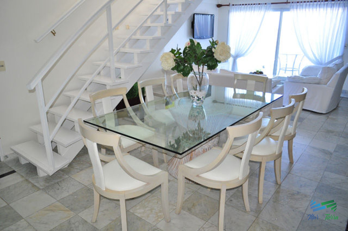 Apartamento ID.5142 - En venta apartamento 3 dormitorios y 3 baños en brava 