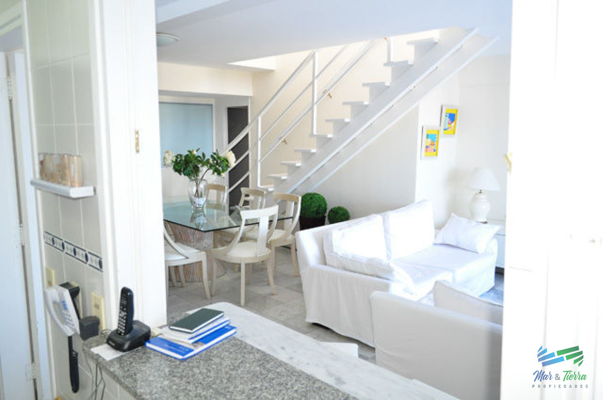 Apartamento ID.5142 - En venta apartamento 3 dormitorios y 3 baños en brava 