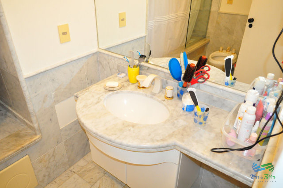 Apartamento ID.5142 - En venta apartamento 3 dormitorios y 3 baños en brava 