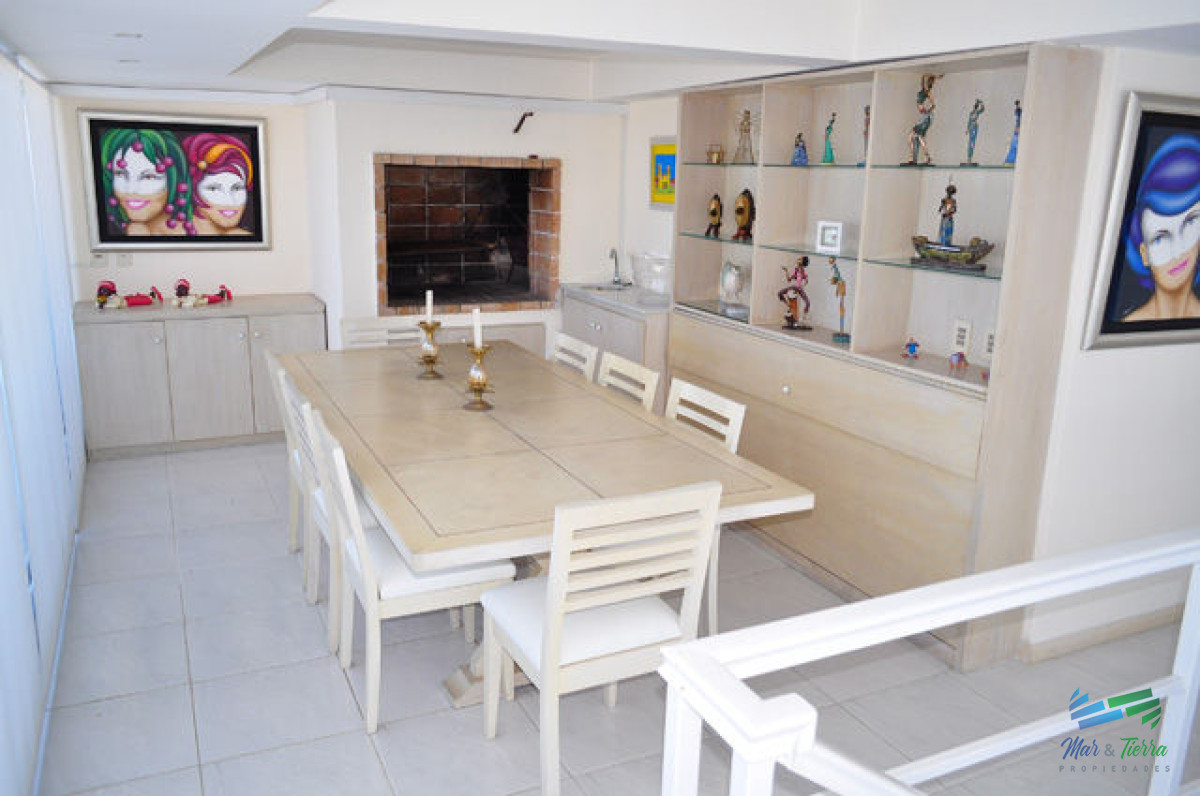 Apartamento ID.5142 - En venta apartamento 3 dormitorios y 3 baños en brava 