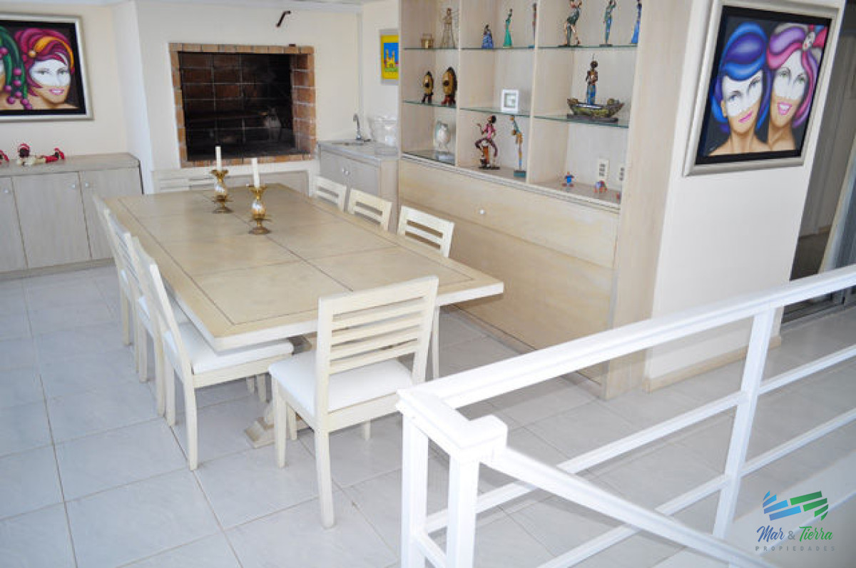 Apartamento ID.5142 - En venta apartamento 3 dormitorios y 3 baños en brava 