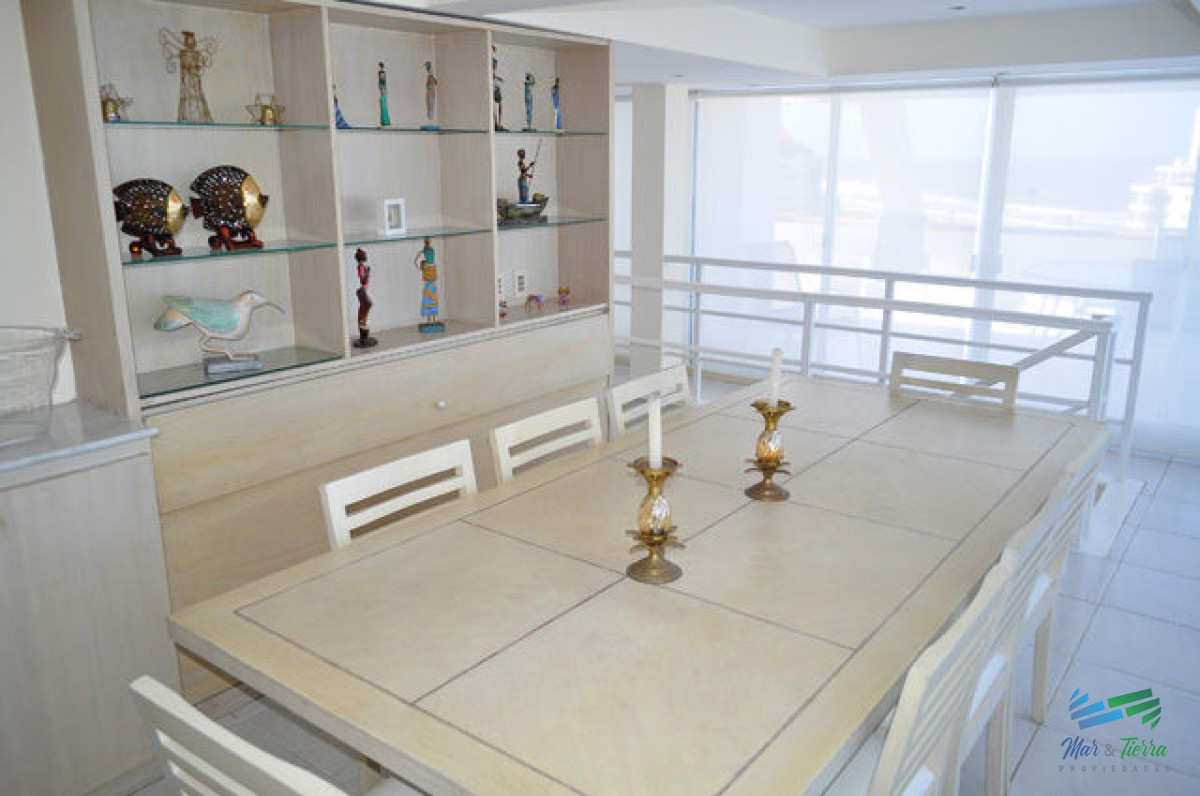Apartamento ID.5142 - En venta apartamento 3 dormitorios y 3 baños en brava 