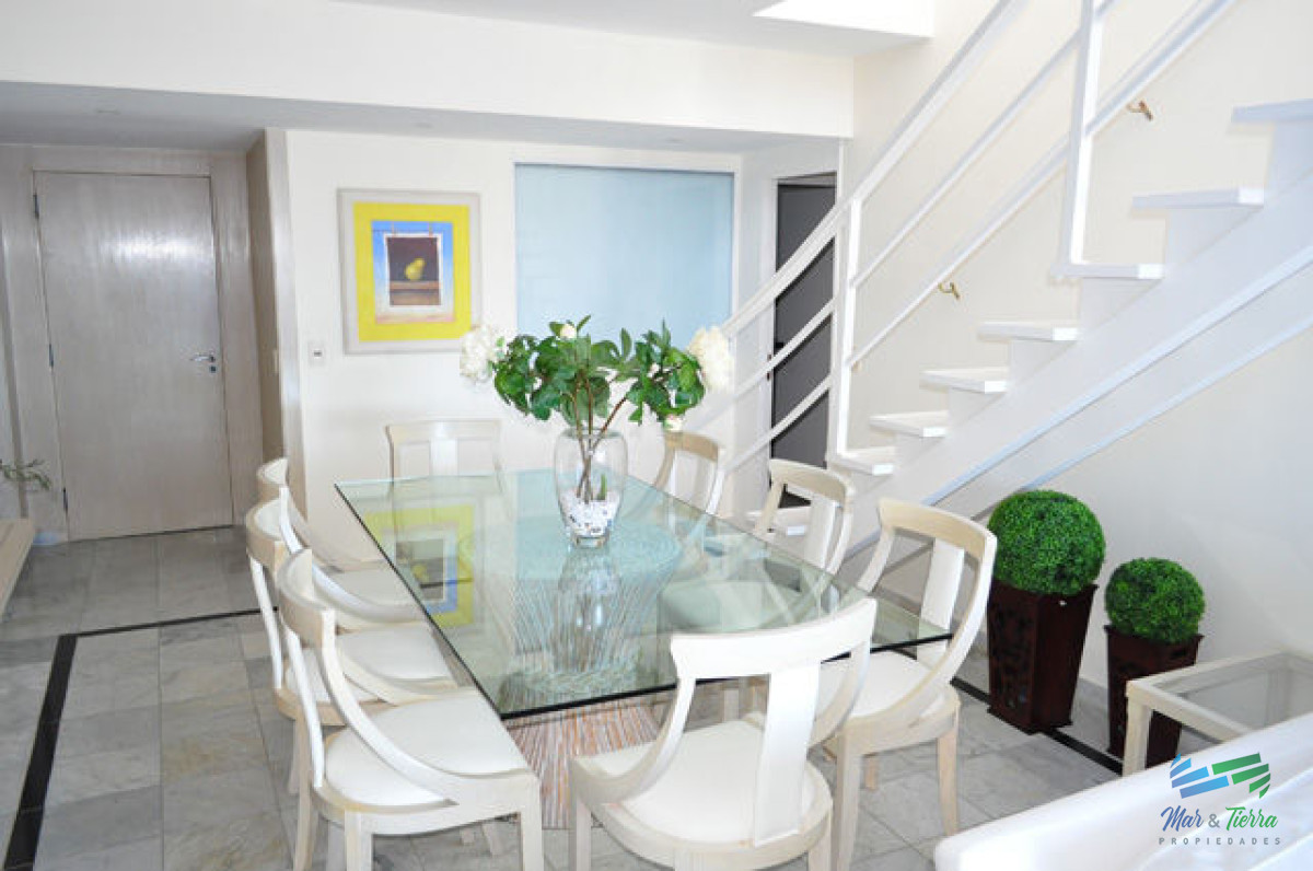 Apartamento ID.5142 - En venta apartamento 3 dormitorios y 3 baños en brava 