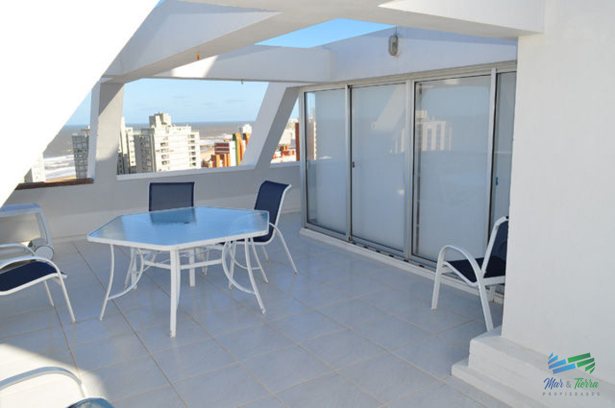 Apartamento ID.5142 - En venta apartamento 3 dormitorios y 3 baños en brava 