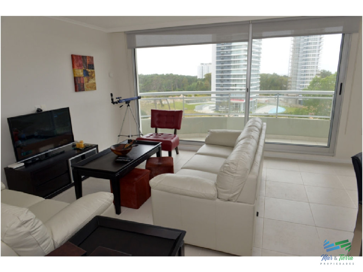 Apartamento ID.5129 - En venta apartamento de 3 dormitorios en Ocean Drive, piso alto con vista al mar, Roosevelt, Punta del Este.