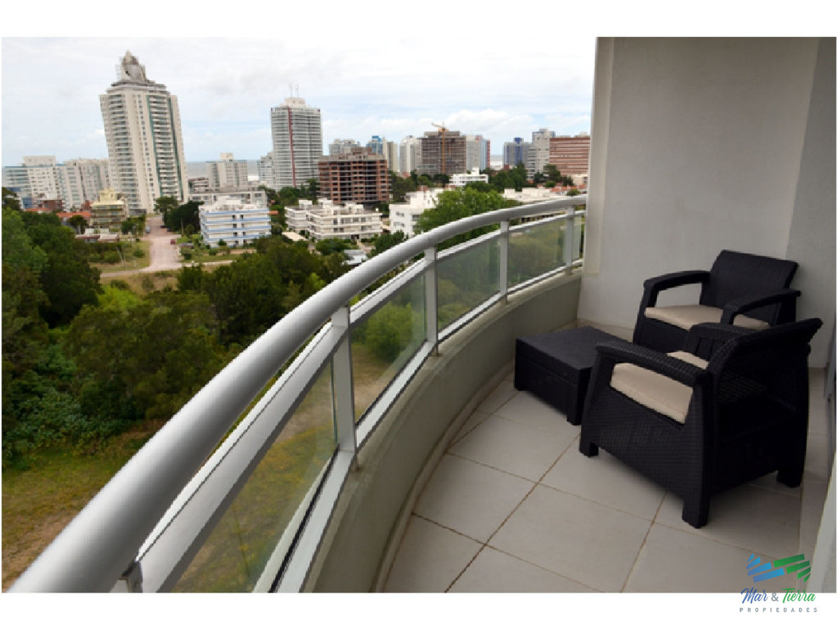 Apartamento ID.5129 - En venta apartamento de 3 dormitorios en Ocean Drive, piso alto con vista al mar, Roosevelt, Punta del Este.