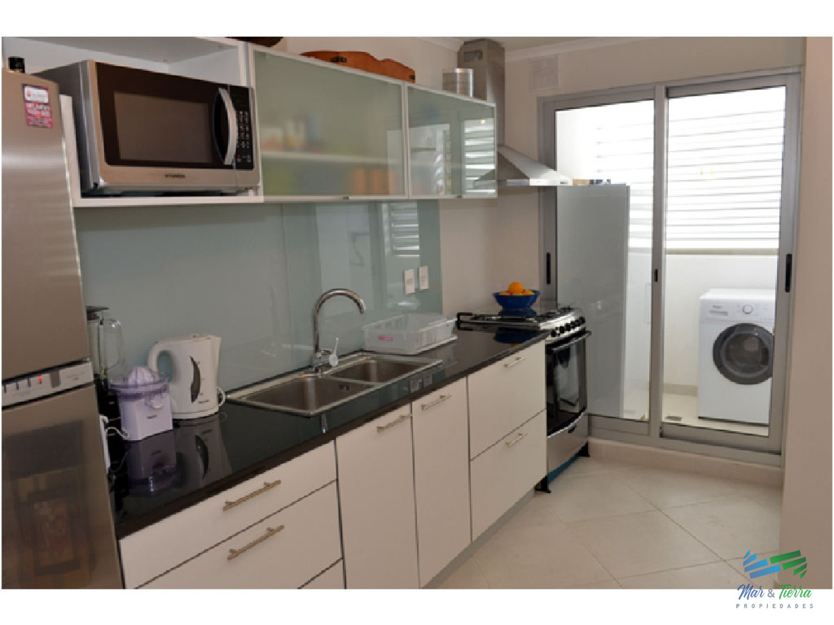 Apartamento ID.5129 - En venta apartamento de 3 dormitorios en Ocean Drive, piso alto con vista al mar, Roosevelt, Punta del Este.