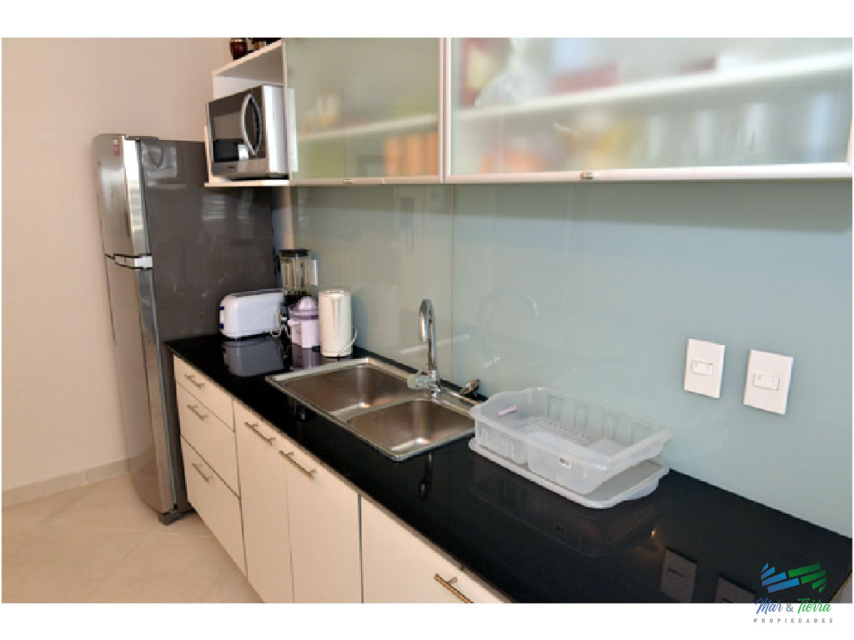 Apartamento ID.5129 - En venta apartamento de 3 dormitorios en Ocean Drive, piso alto con vista al mar, Roosevelt, Punta del Este.