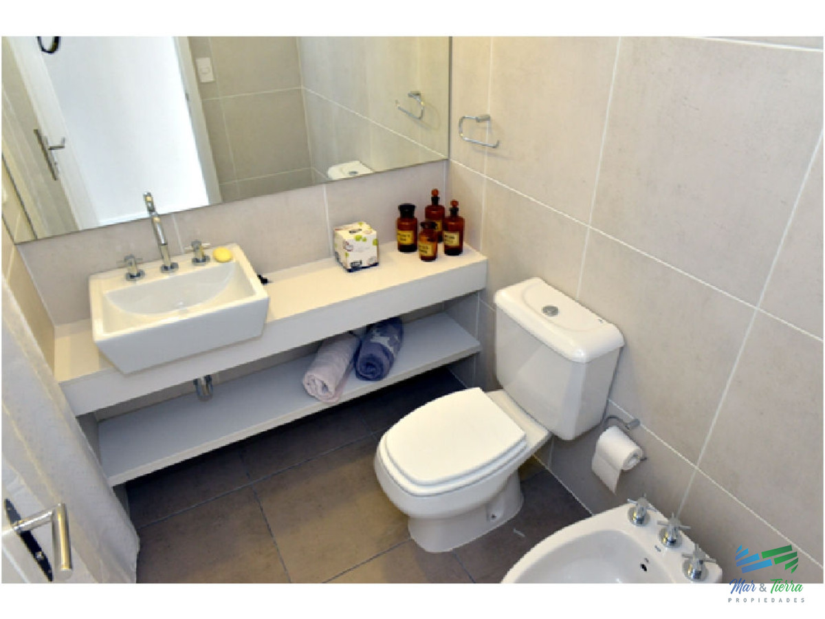 Apartamento ID.5129 - En venta apartamento de 3 dormitorios en Ocean Drive, piso alto con vista al mar, Roosevelt, Punta del Este.