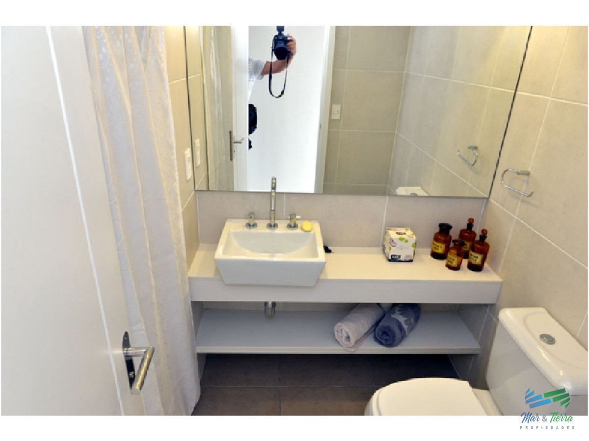 Apartamento ID.5129 - En venta apartamento de 3 dormitorios en Ocean Drive, piso alto con vista al mar, Roosevelt, Punta del Este.