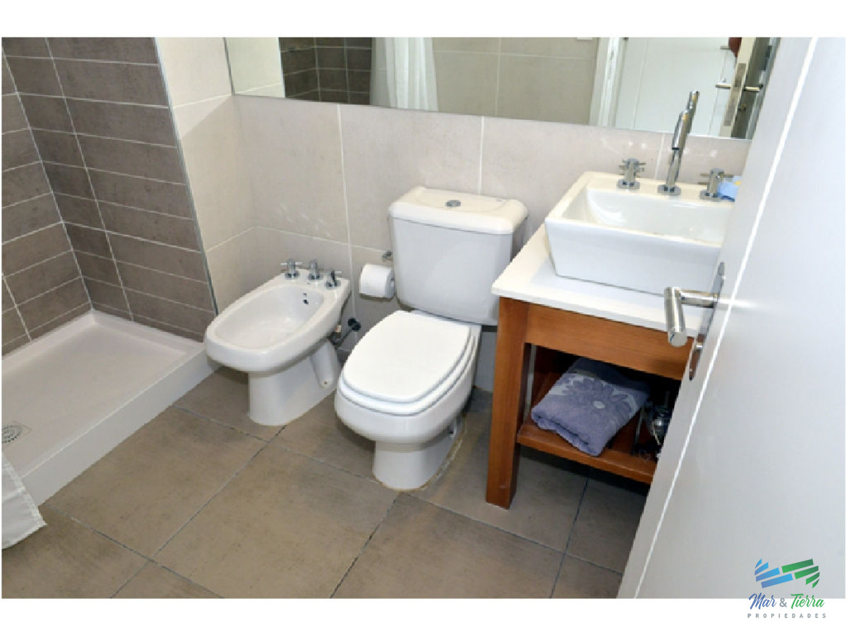 Apartamento ID.5129 - En venta apartamento de 3 dormitorios en Ocean Drive, piso alto con vista al mar, Roosevelt, Punta del Este.